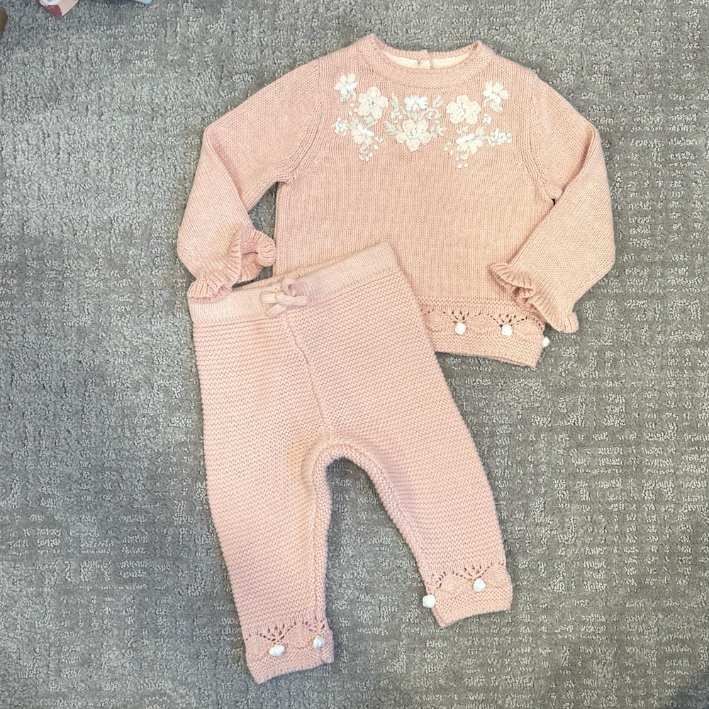 Cupcakes & Cashmere Outfit